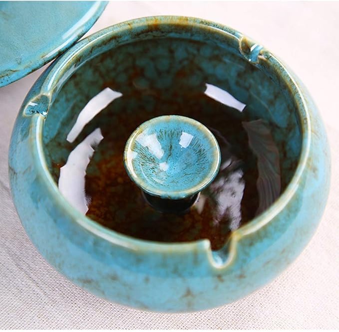 Handcrafted Vintage Ceramic Ashtray with Lid – Windproof Design – Elegant Glazed Jar for Home & Office Use