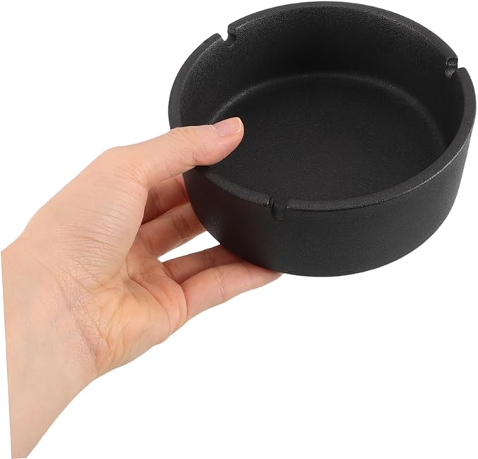 Thickened Black Round Windproof Ashtray – 12.5cm Large Capacity, Heat-Resistant & Durable – For Indoor & Outdoor Use