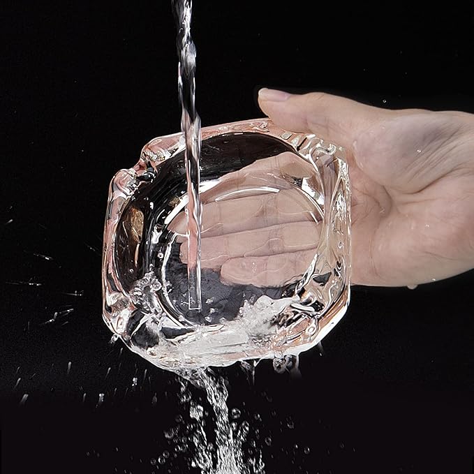 Portable Clear Glass Ashtray｜Mini Round Crystal-Style Ashtray｜Compact Tabletop Design｜3.66 × 1.18 Inches